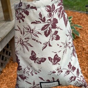 Gucci tote with New Gucci lip plumping clear lipgloss! 💋